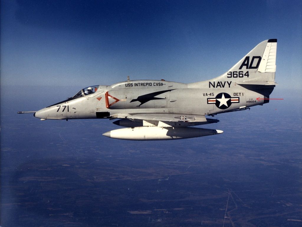 A-4E_Skyhawk_from_VA-45_in_flight_in_1972_zps76cipfrw.jpg