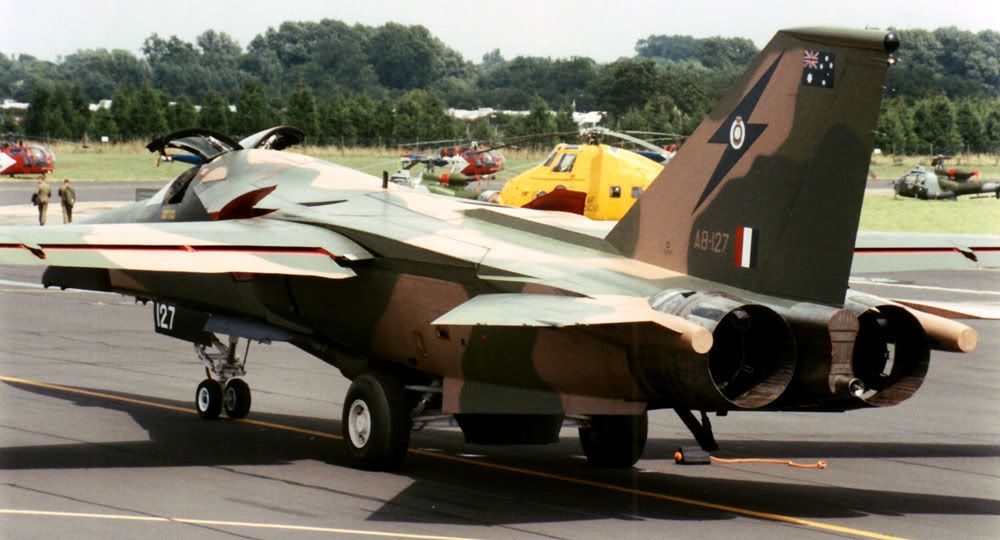 http://i292.photobucket.com/albums/mm14/handshifterAl/F-111-Fairford.jpg