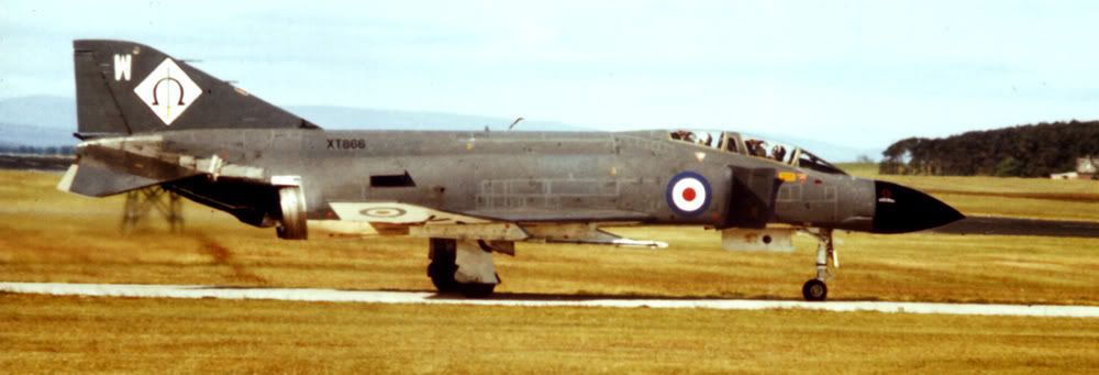 http://i292.photobucket.com/albums/mm14/handshifterAl/XT866-Lossiemouth.jpg