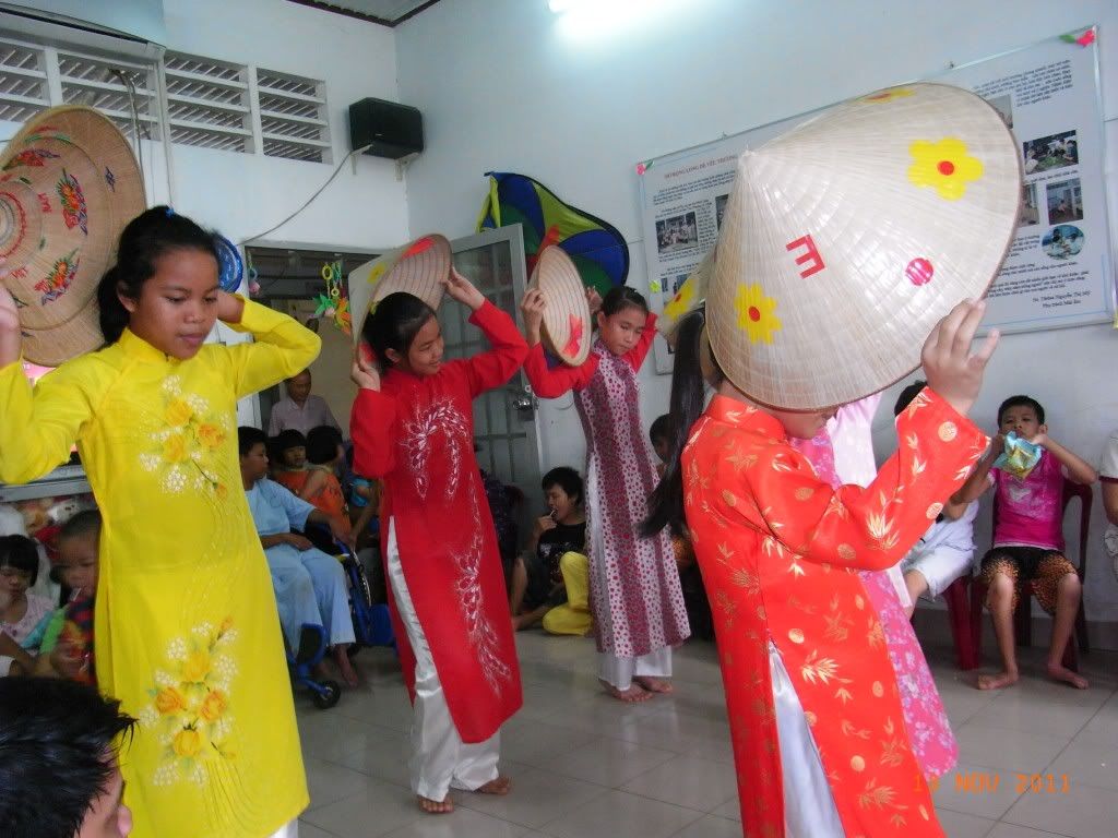 Doves Club - Chủ Nhật Yêu Thương 13/11/2011 - 10