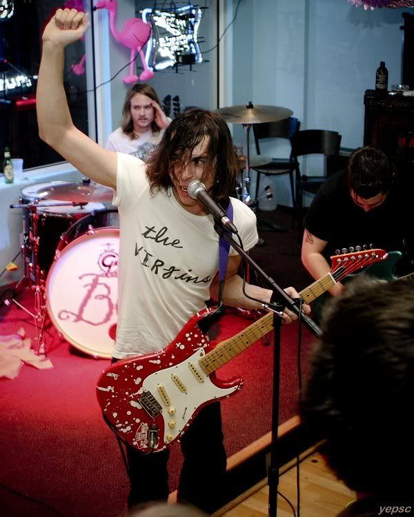 IMAGE: http://i292.photobucket.com/albums/mm24/yepsc/IMG_0166_8by10_2___600.jpg