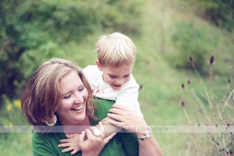 kg.leaf photography mother and son