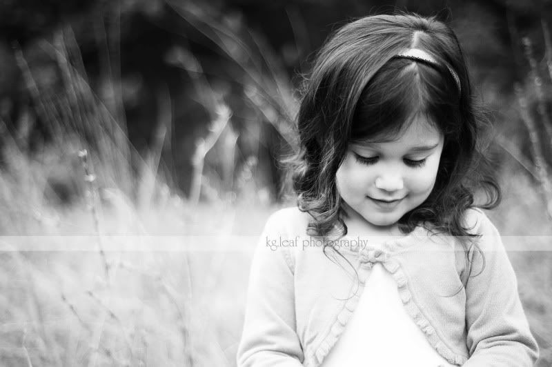 kg.leaf photography little girl b/w