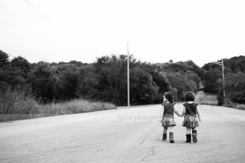 kg.leaf photography sisters walking