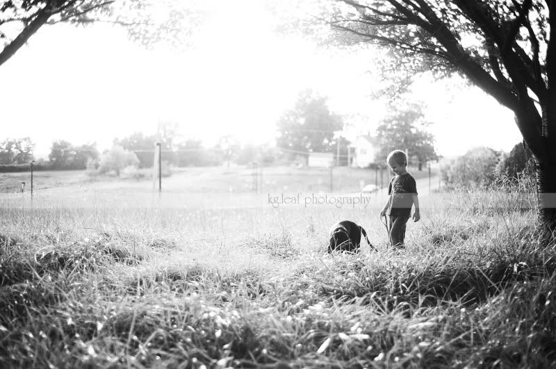 kg.leaf photography boy and puppy