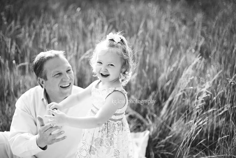 kg.leaf photography daughter smile and daddy