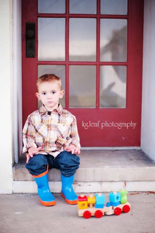 kg.leaf photography boy in rainboots