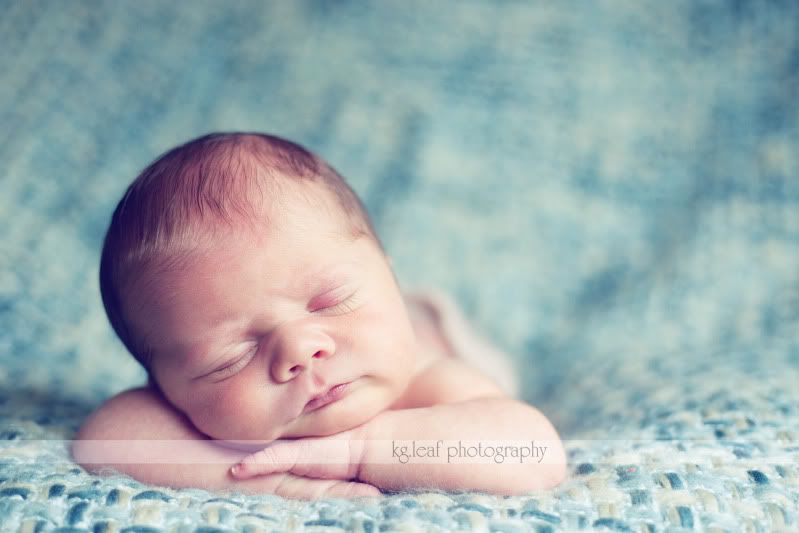 kg.leaf photography newborn baby boy face