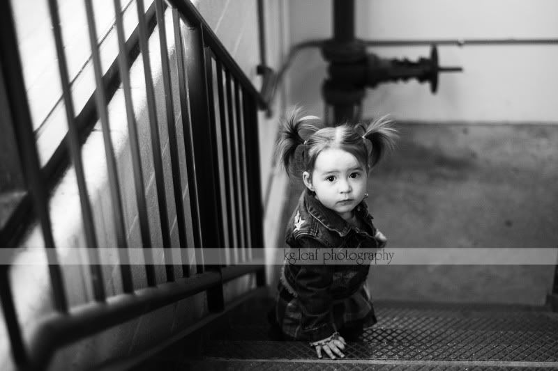 kg.leaf photography little girl stairwell b/w