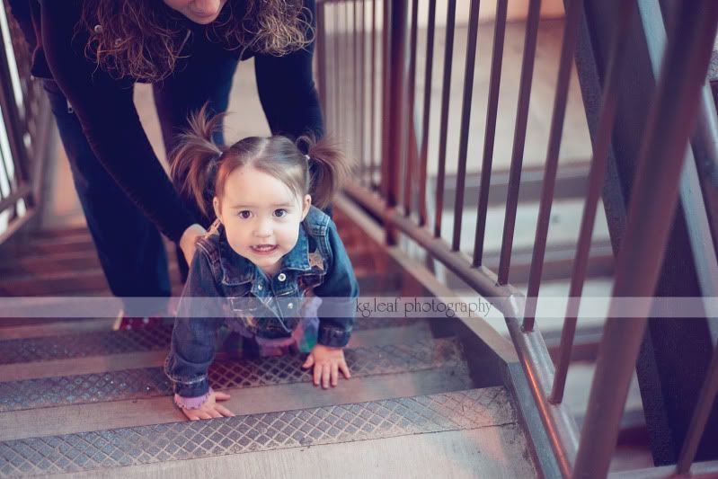 kg.leaf photography little girl stairwell