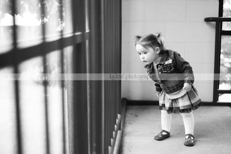 kg.leaf photography curious girl