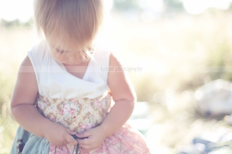 kg.leaf photography baby and blueberries