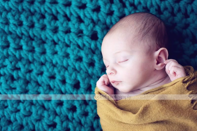 kg.leaf photography baby on blanket