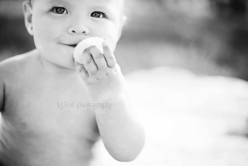 kg.leaf photography baby and pacifier