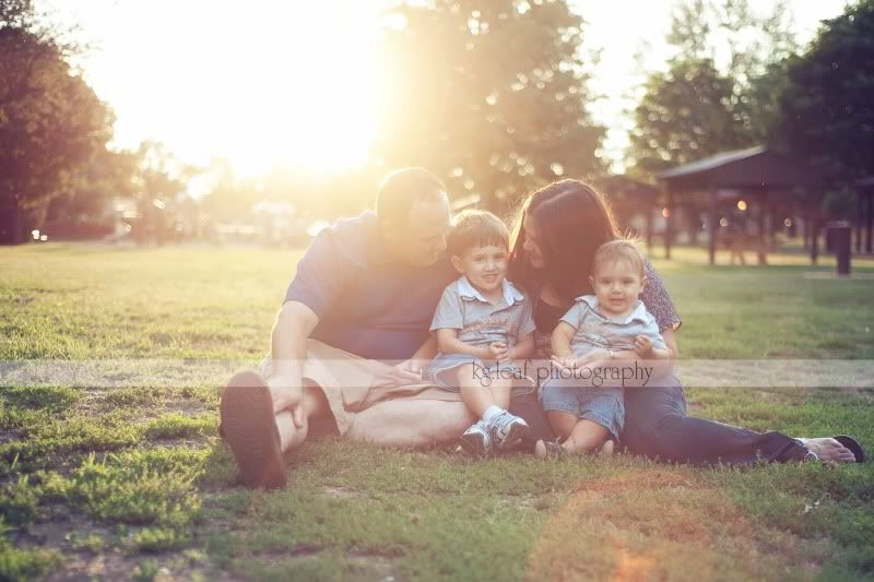 kg.leaf photography family in sunlight