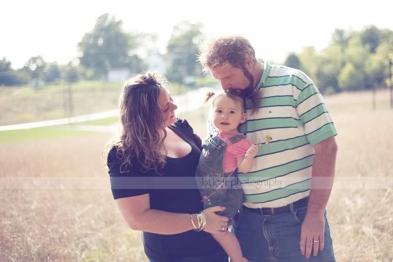 kg.leaf photography kisses for daughter