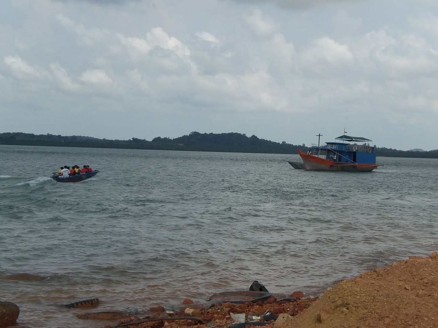 Speedboat to boat O: