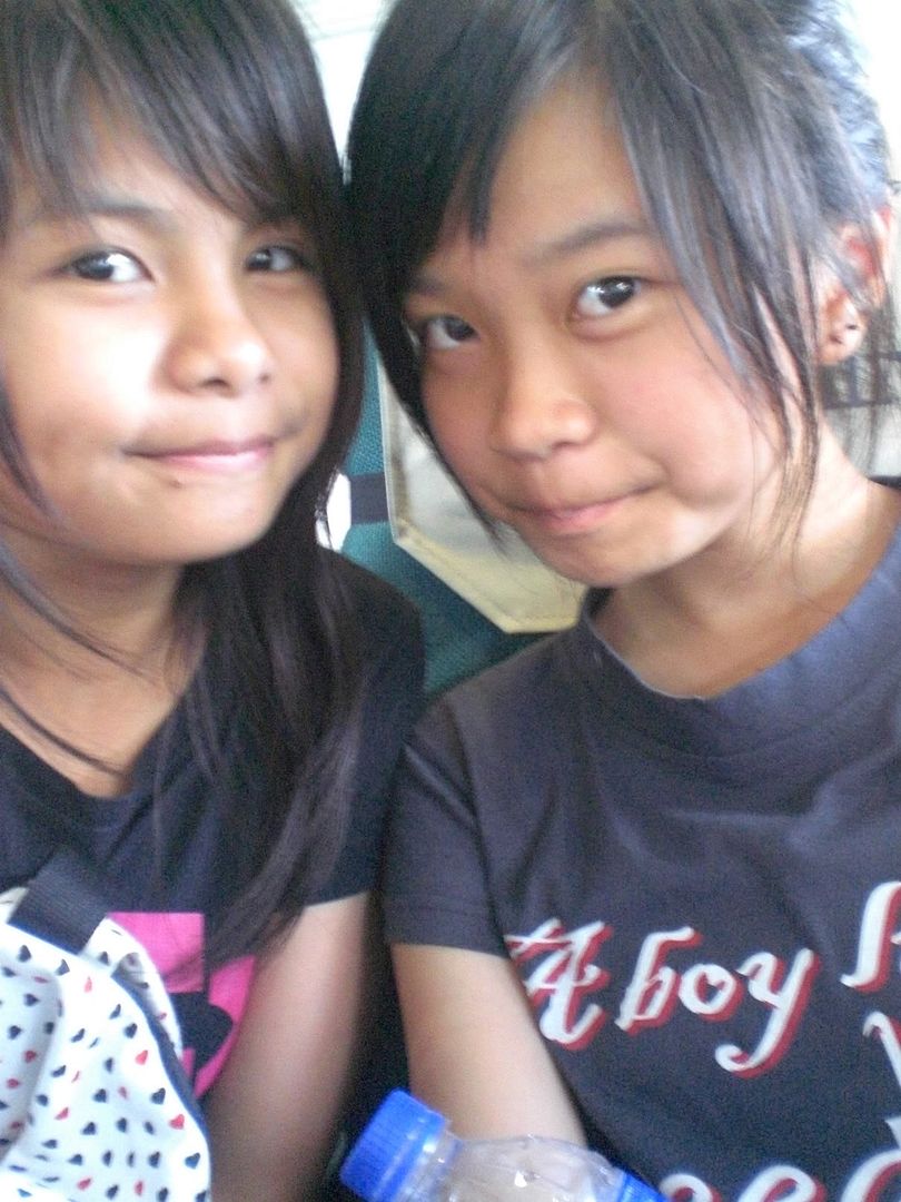 Speedboating back t SG{3.