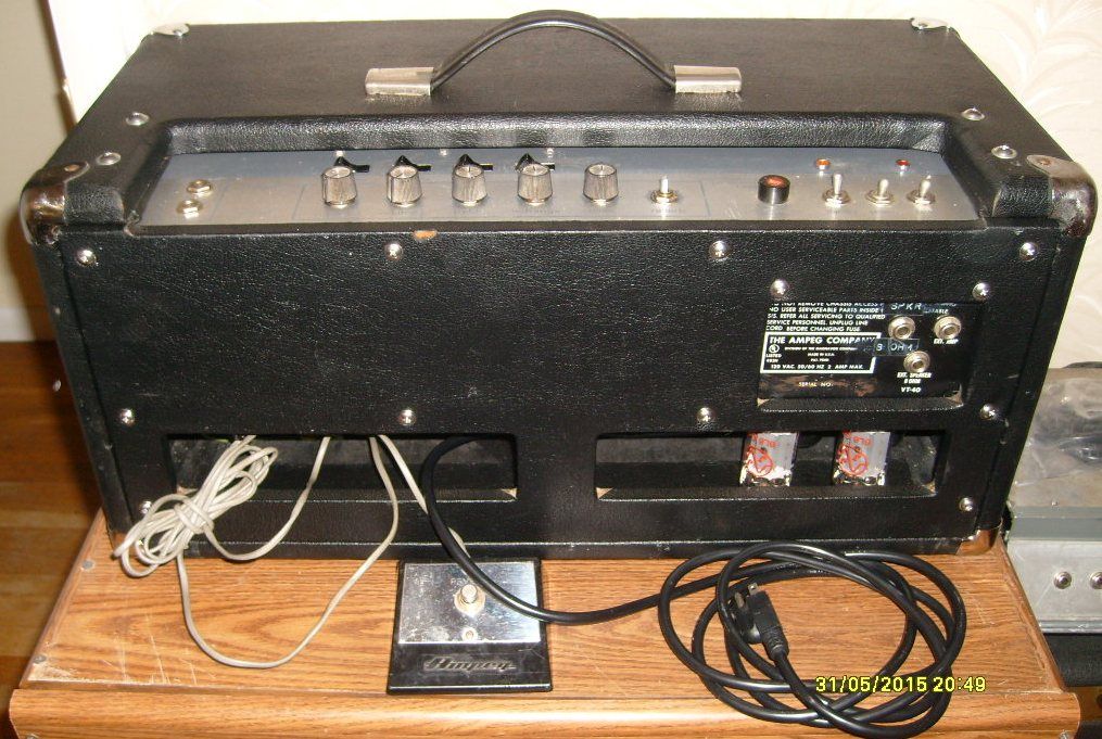 [Image: Ampeg%20VT40%20head2.jpg]