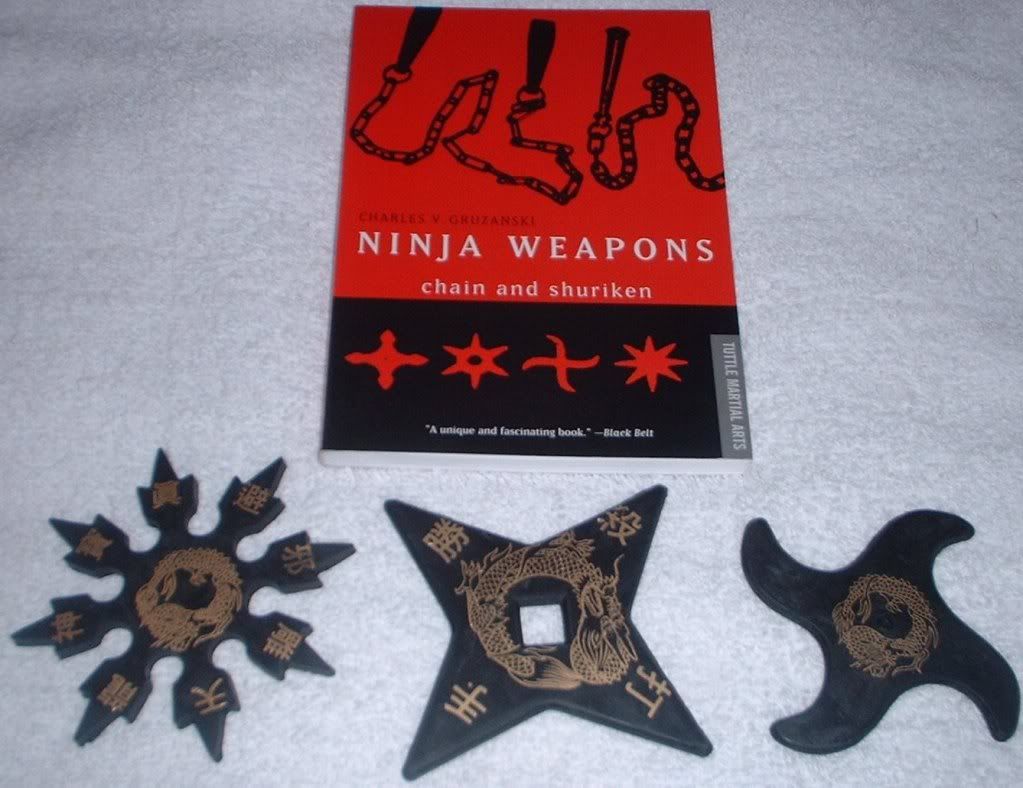 NINJA WEAPONS chain and throwing star,shuriken book