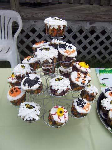 100_4259.jpg Halloween cupcakes image by sweettoothcakes