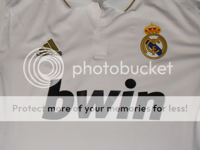 NEW SHIRT, 2012 REAL MADRID STAR CRISTIANO RONALDO HAND SIGNED SOCCER 