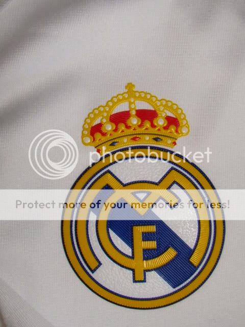   REAL MADRID STAR CRISTIANO RONALDO HAND SIGNED SOCCER JERSEY  